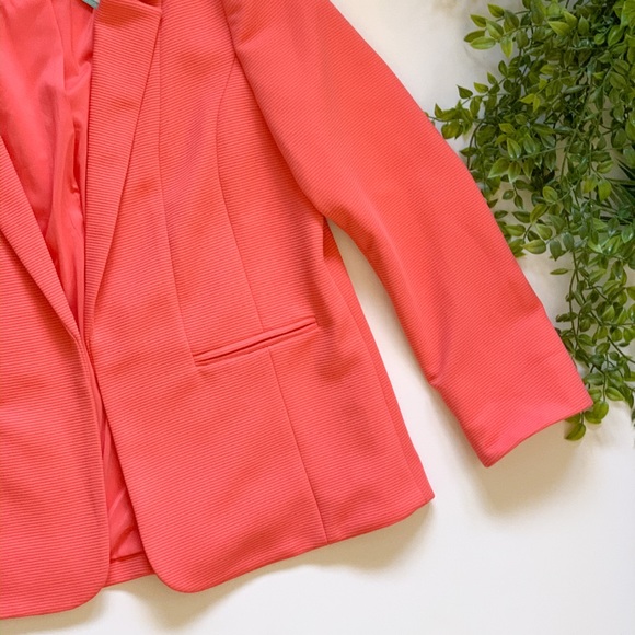 Investments Open Front Textured Jacket - Picture 5 of 5